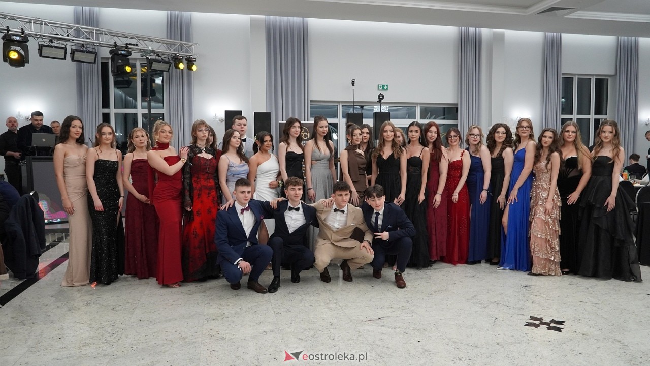 Studniówka II LO w Ostrołęce [10.01.2026] - zdjęcie #151 - eOstroleka.pl