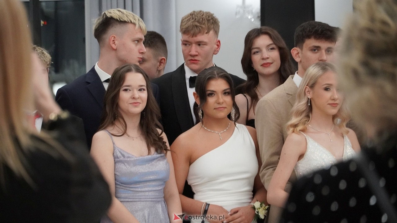 Studniówka II LO w Ostrołęce [10.01.2026] - zdjęcie #145 - eOstroleka.pl