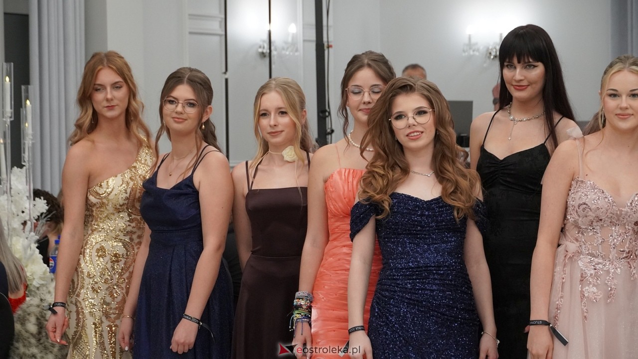 Studniówka II LO w Ostrołęce [10.01.2026] - zdjęcie #141 - eOstroleka.pl