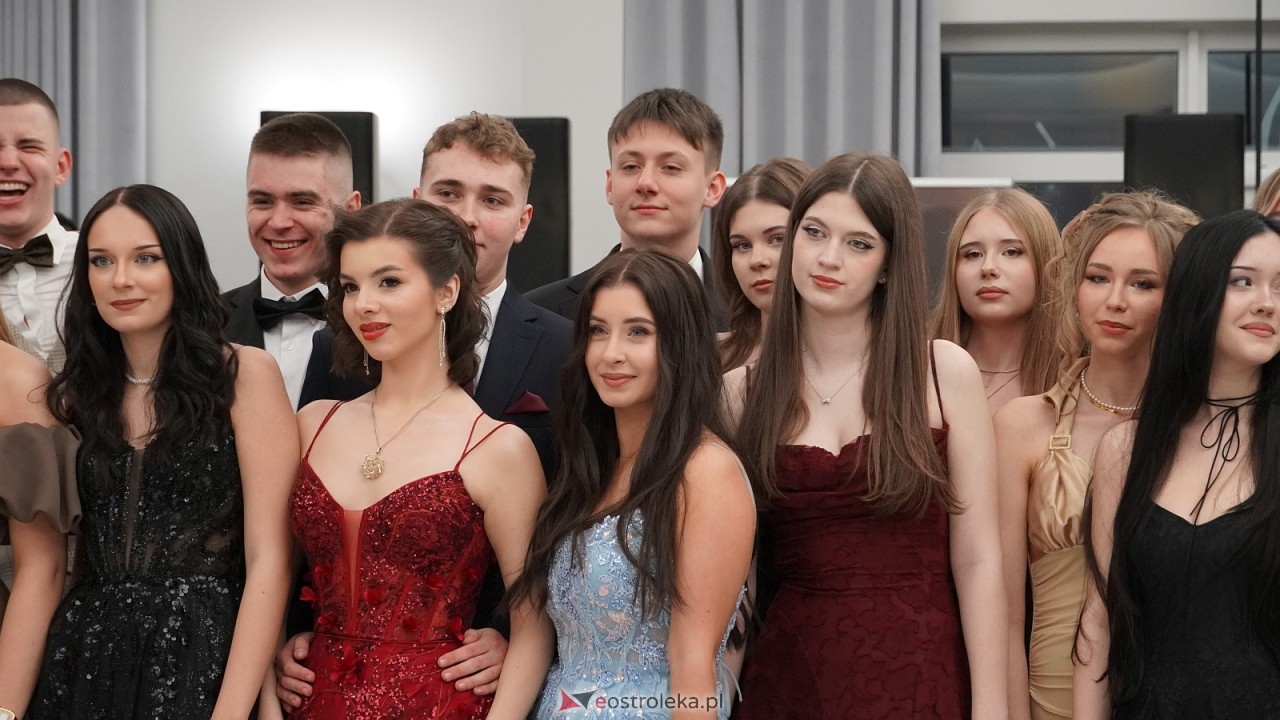 Studniówka II LO w Ostrołęce [10.01.2026] - zdjęcie #138 - eOstroleka.pl