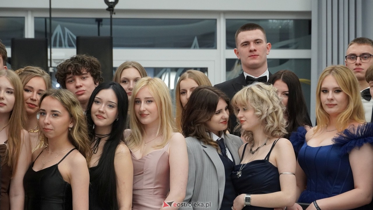 Studniówka II LO w Ostrołęce [10.01.2026] - zdjęcie #136 - eOstroleka.pl