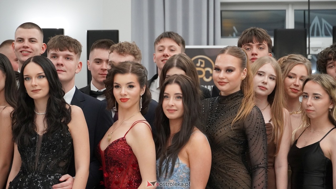 Studniówka II LO w Ostrołęce [10.01.2026] - zdjęcie #135 - eOstroleka.pl