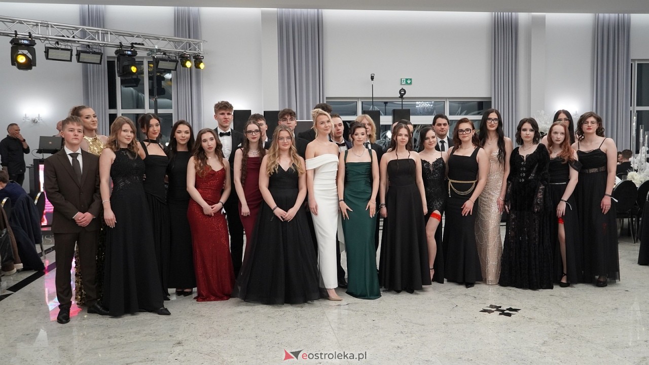 Studniówka II LO w Ostrołęce [10.01.2026] - zdjęcie #133 - eOstroleka.pl