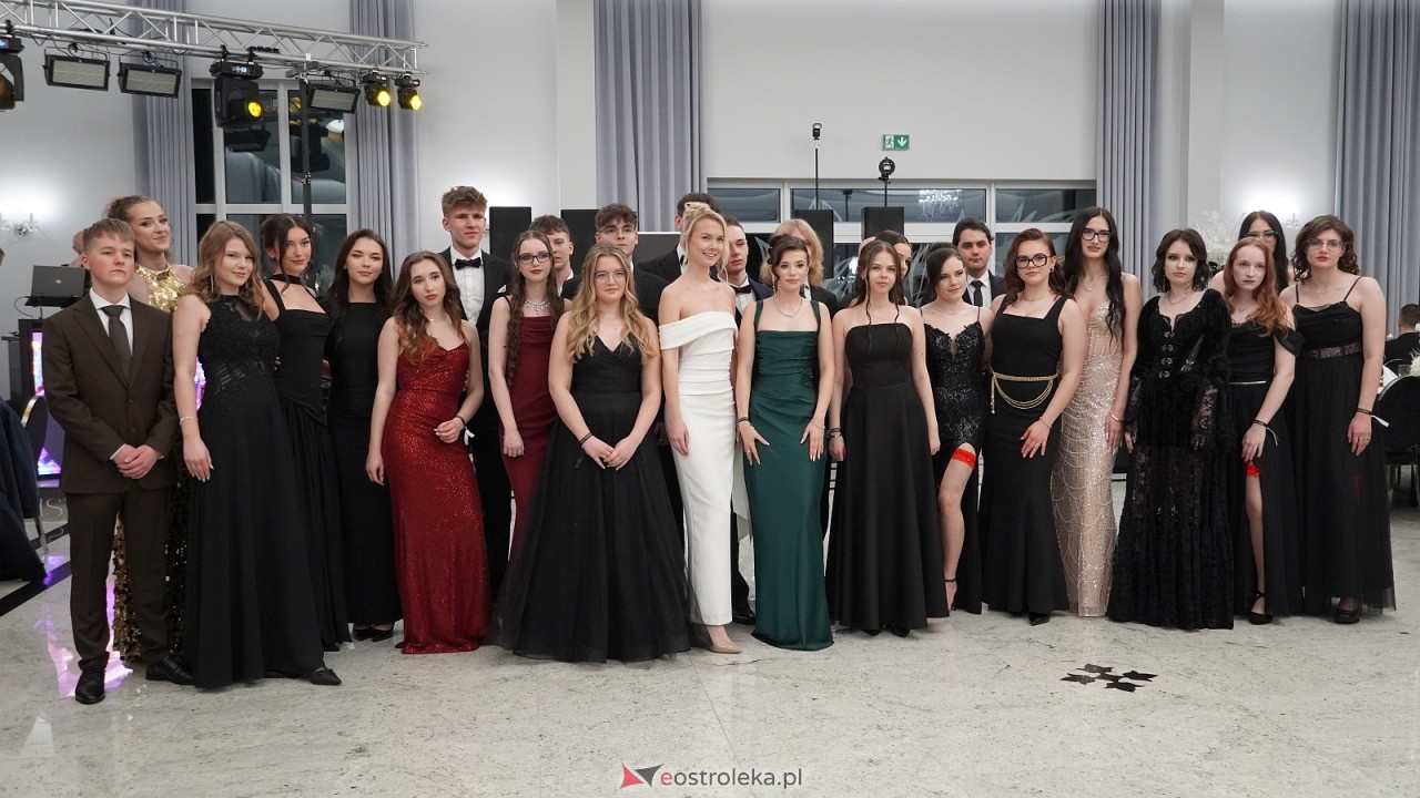 Studniówka II LO w Ostrołęce [10.01.2026] - zdjęcie #131 - eOstroleka.pl