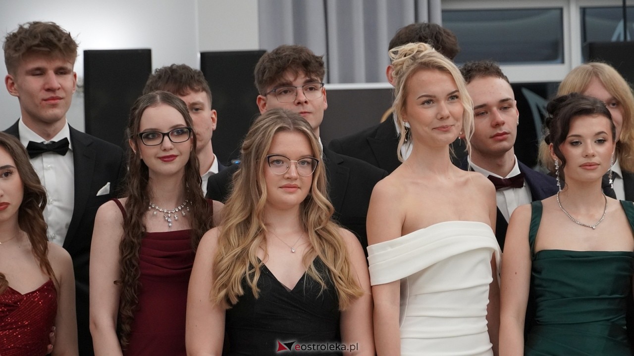 Studniówka II LO w Ostrołęce [10.01.2026] - zdjęcie #128 - eOstroleka.pl