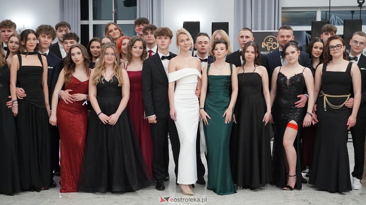 Studniówka II LO w Ostrołęce [10.01.2026] - zdjęcie #126 - eOstroleka.pl