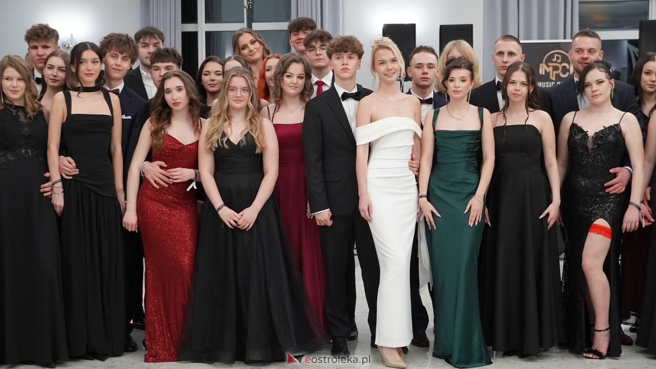 Studniówka II LO w Ostrołęce [10.01.2026] - zdjęcie #125 - eOstroleka.pl