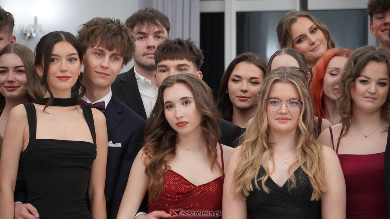 Studniówka II LO w Ostrołęce [10.01.2026] - zdjęcie #124 - eOstroleka.pl