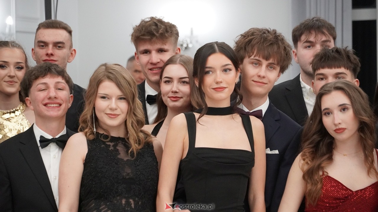 Studniówka II LO w Ostrołęce [10.01.2026] - zdjęcie #123 - eOstroleka.pl