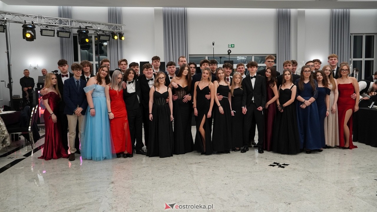 Studniówka II LO w Ostrołęce [10.01.2026] - zdjęcie #118 - eOstroleka.pl