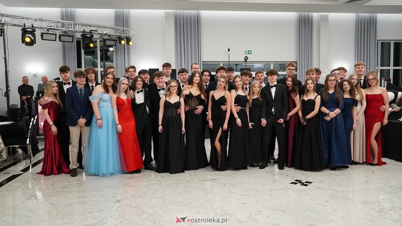Studniówka II LO w Ostrołęce [10.01.2026] - zdjęcie #117 - eOstroleka.pl