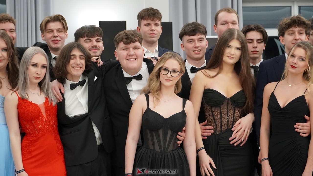 Studniówka II LO w Ostrołęce [10.01.2026] - zdjęcie #116 - eOstroleka.pl