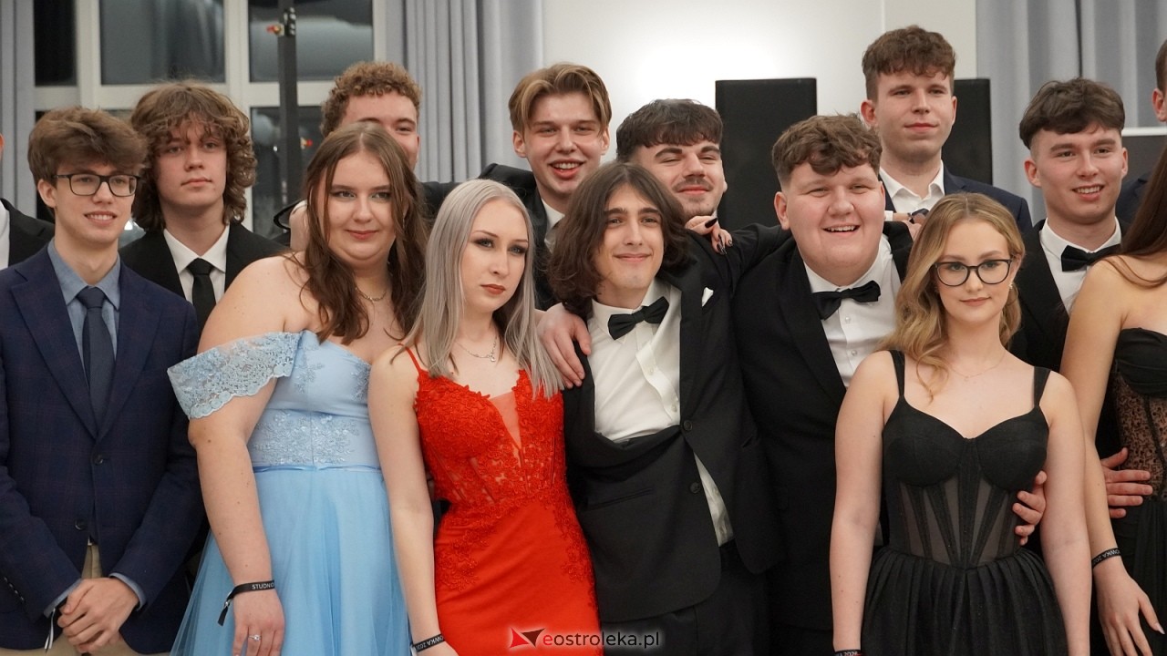 Studniówka II LO w Ostrołęce [10.01.2026] - zdjęcie #115 - eOstroleka.pl