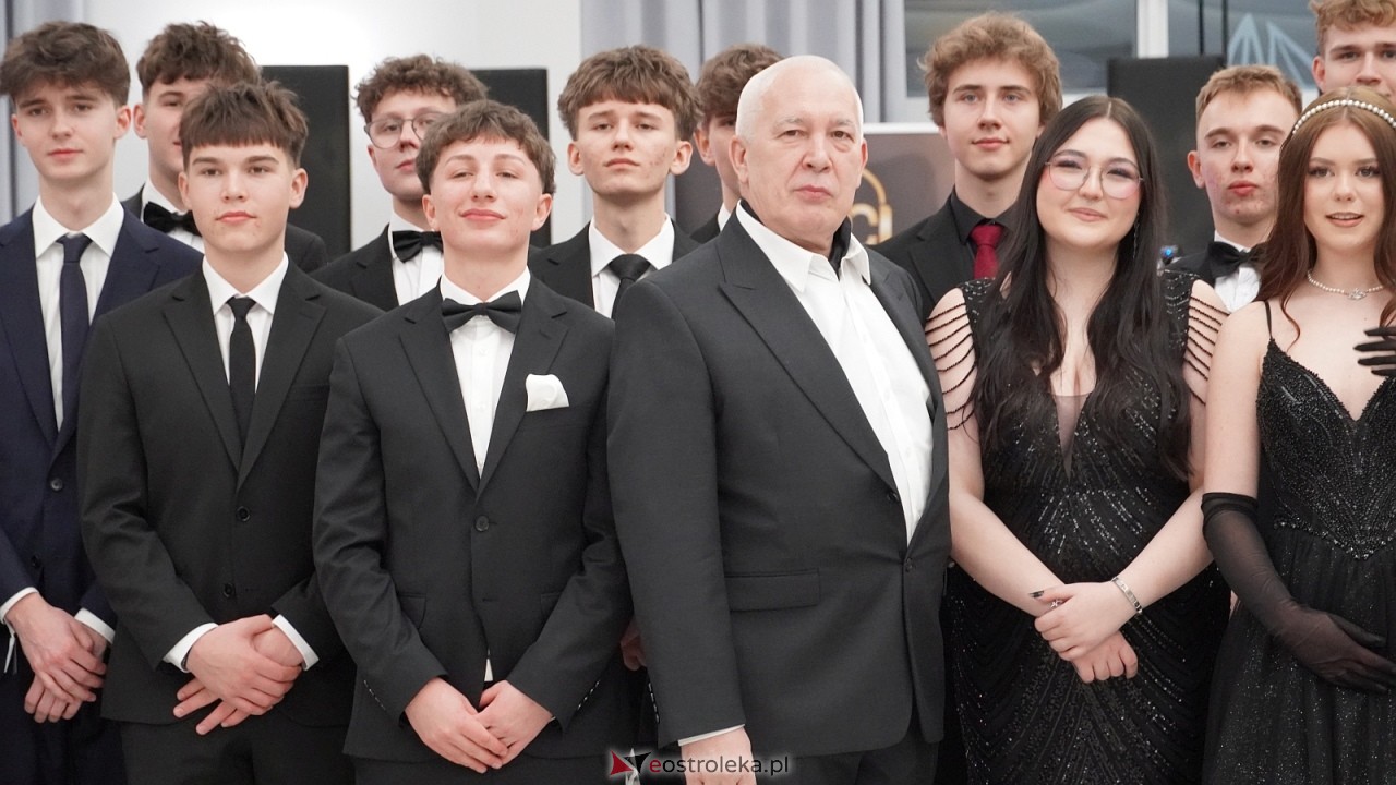 Studniówka II LO w Ostrołęce [10.01.2026] - zdjęcie #110 - eOstroleka.pl