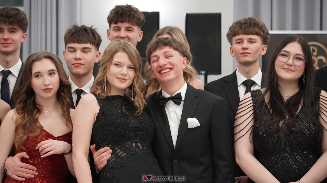 Studniówka II LO w Ostrołęce [10.01.2026] - zdjęcie #105 - eOstroleka.pl