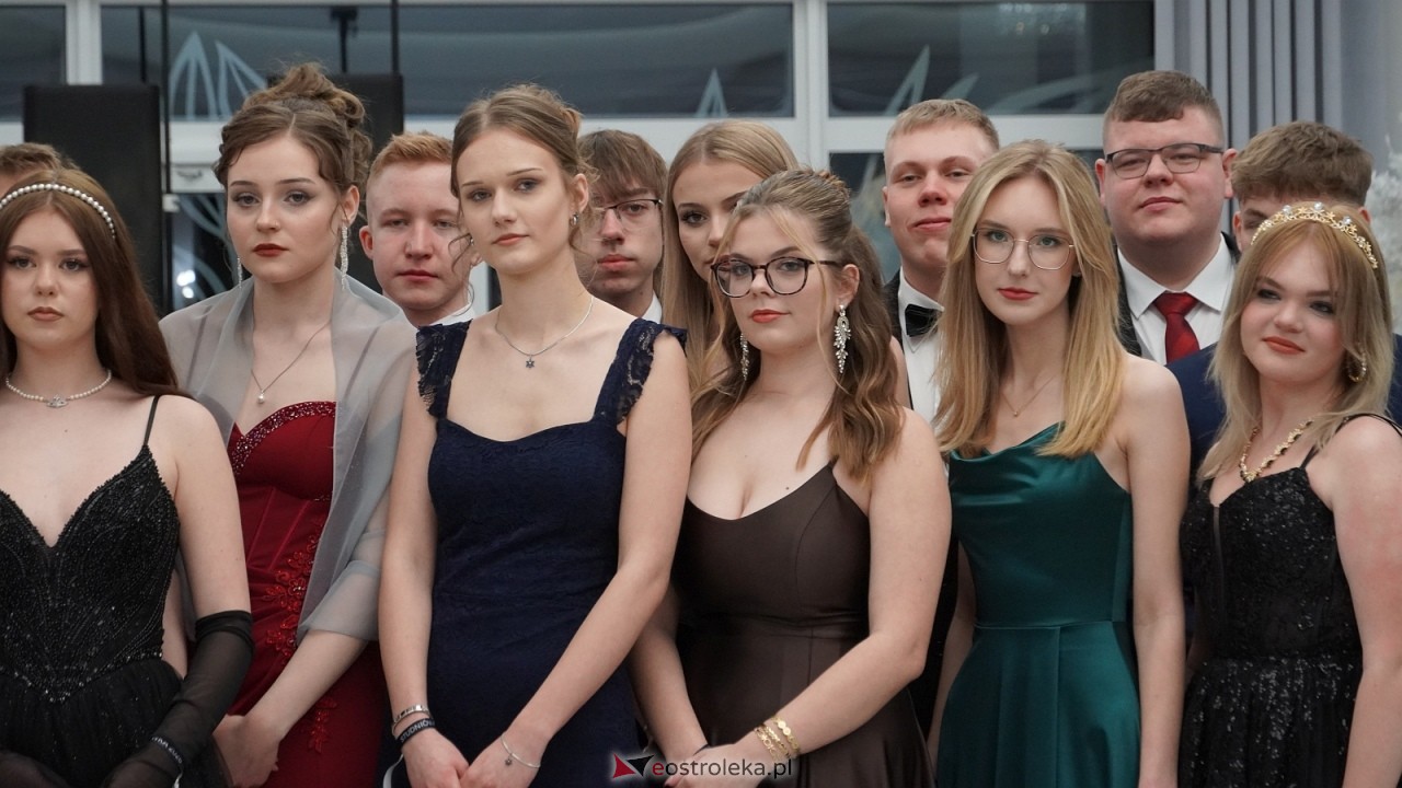 Studniówka II LO w Ostrołęce [10.01.2026] - zdjęcie #102 - eOstroleka.pl