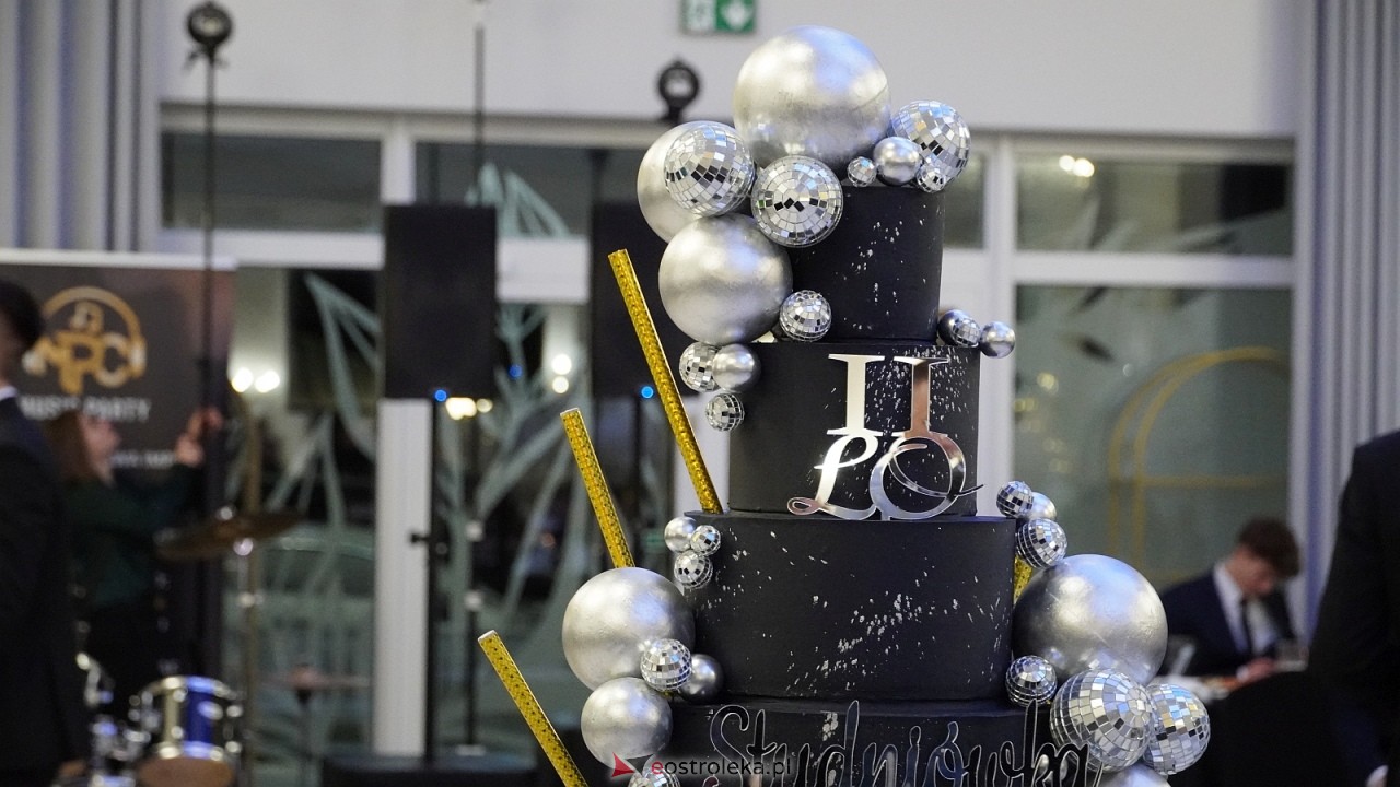 Studniówka II LO w Ostrołęce [10.01.2026] - zdjęcie #100 - eOstroleka.pl