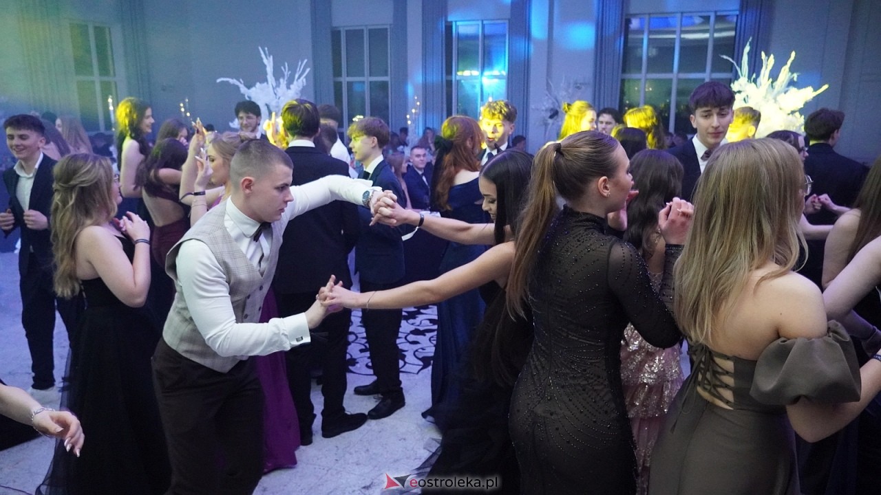 Studniówka II LO w Ostrołęce [10.01.2026] - zdjęcie #89 - eOstroleka.pl