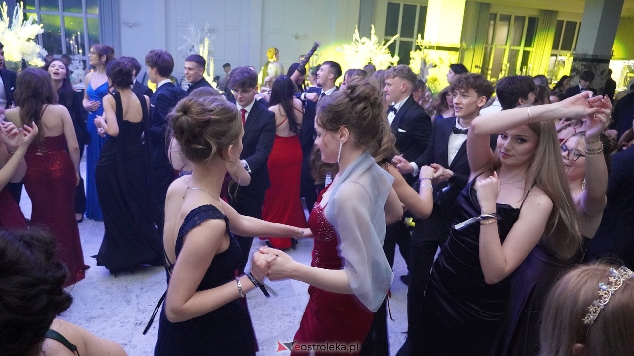 Studniówka II LO w Ostrołęce [10.01.2026] - zdjęcie #84 - eOstroleka.pl