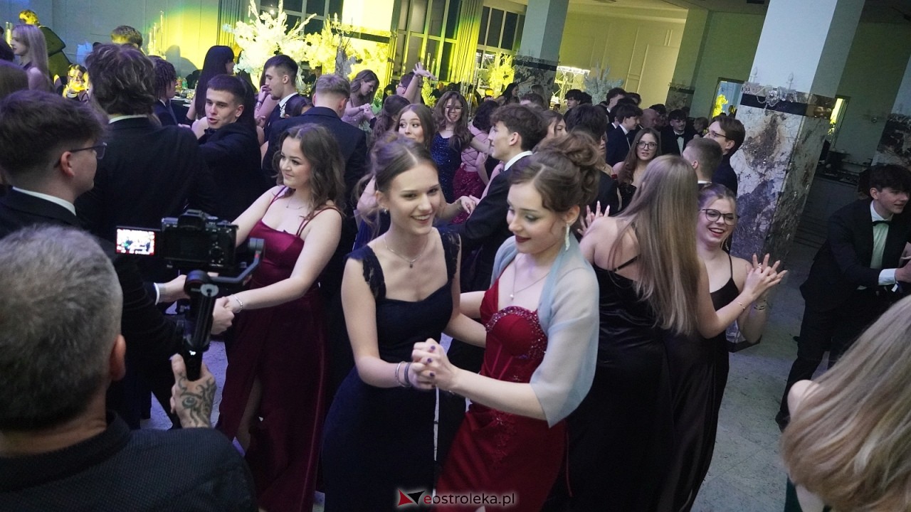 Studniówka II LO w Ostrołęce [10.01.2026] - zdjęcie #82 - eOstroleka.pl