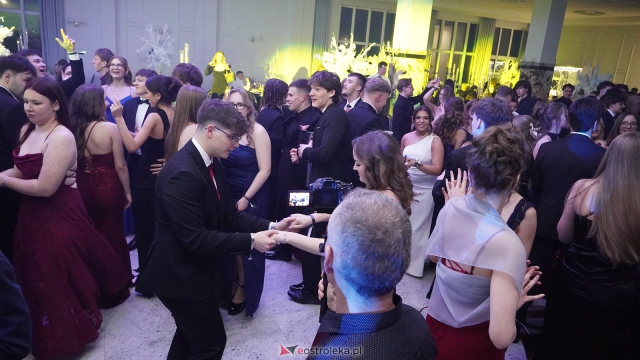 Studniówka II LO w Ostrołęce [10.01.2026] - zdjęcie #80 - eOstroleka.pl