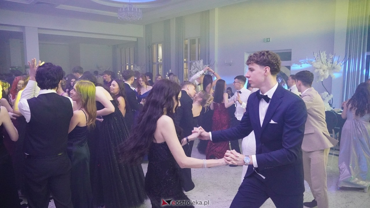 Studniówka II LO w Ostrołęce [10.01.2026] - zdjęcie #79 - eOstroleka.pl