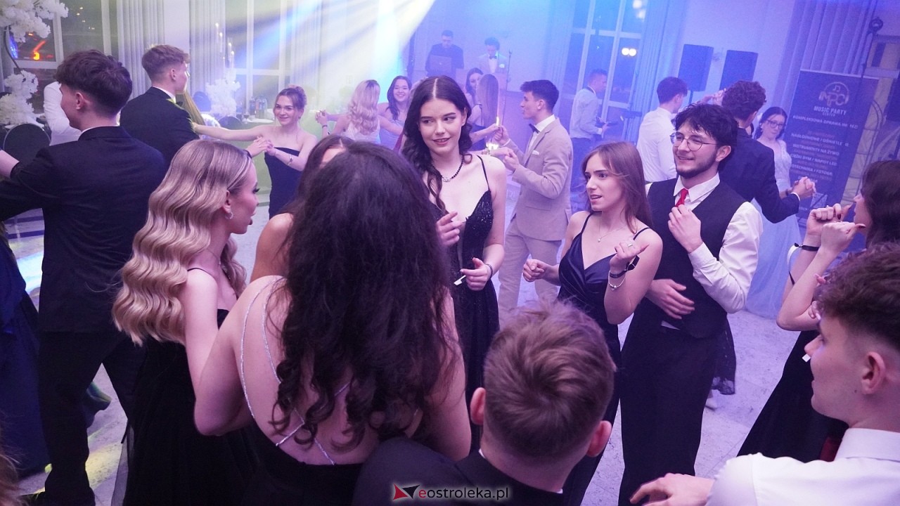 Studniówka II LO w Ostrołęce [10.01.2026] - zdjęcie #76 - eOstroleka.pl