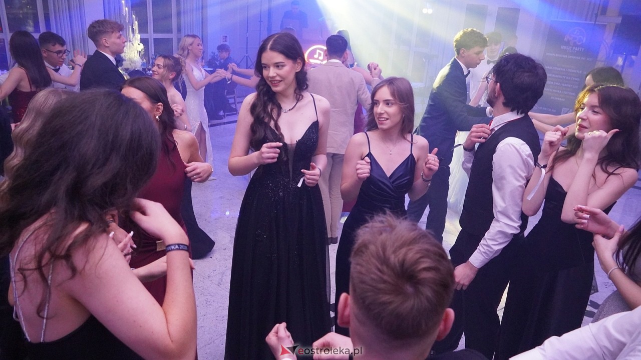 Studniówka II LO w Ostrołęce [10.01.2026] - zdjęcie #75 - eOstroleka.pl