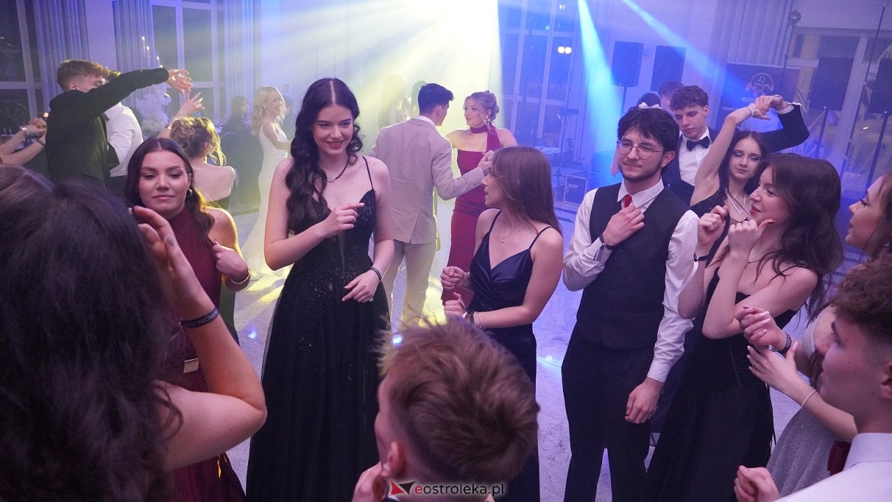 Studniówka II LO w Ostrołęce [10.01.2026] - zdjęcie #74 - eOstroleka.pl