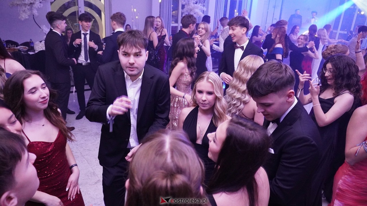 Studniówka II LO w Ostrołęce [10.01.2026] - zdjęcie #73 - eOstroleka.pl