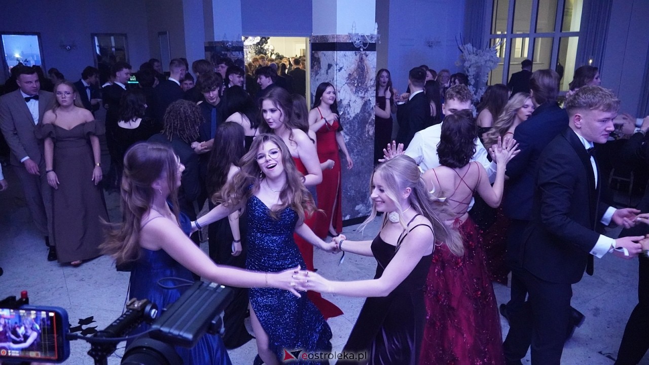 Studniówka II LO w Ostrołęce [10.01.2026] - zdjęcie #71 - eOstroleka.pl