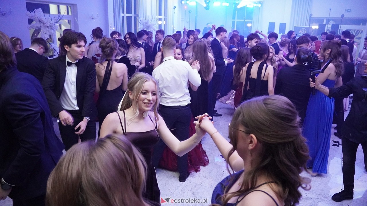 Studniówka II LO w Ostrołęce [10.01.2026] - zdjęcie #69 - eOstroleka.pl