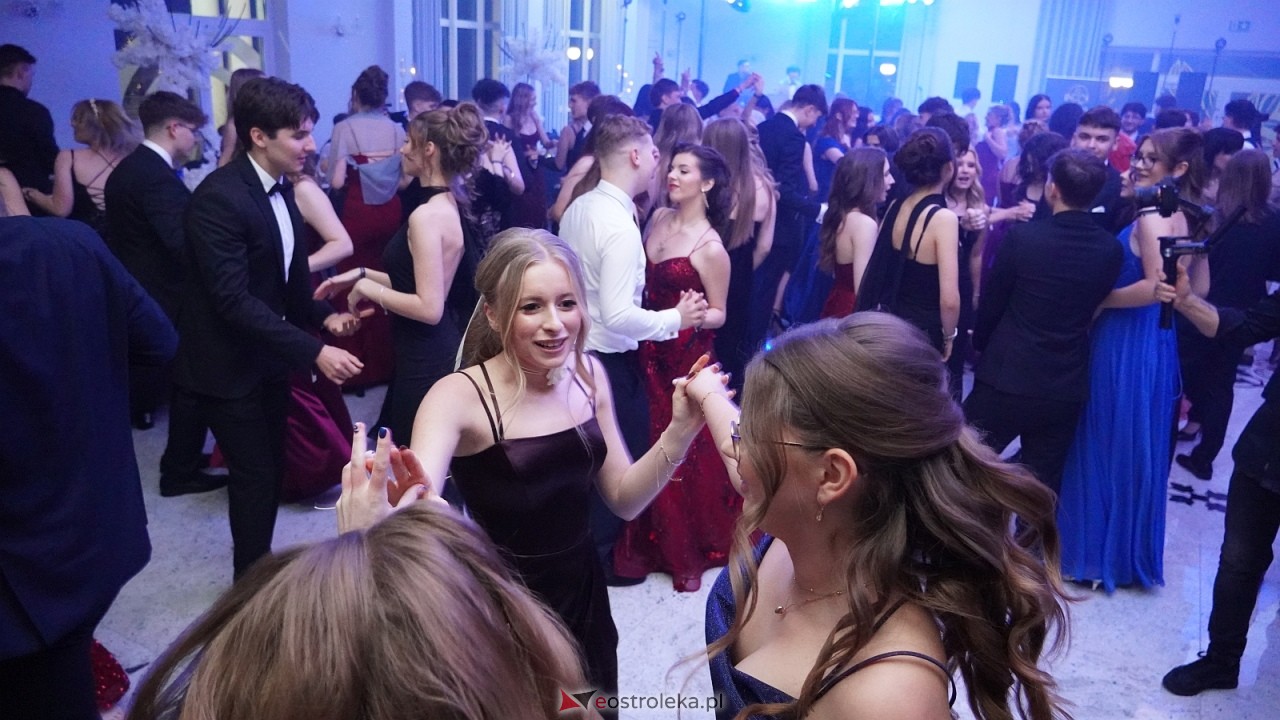 Studniówka II LO w Ostrołęce [10.01.2026] - zdjęcie #67 - eOstroleka.pl