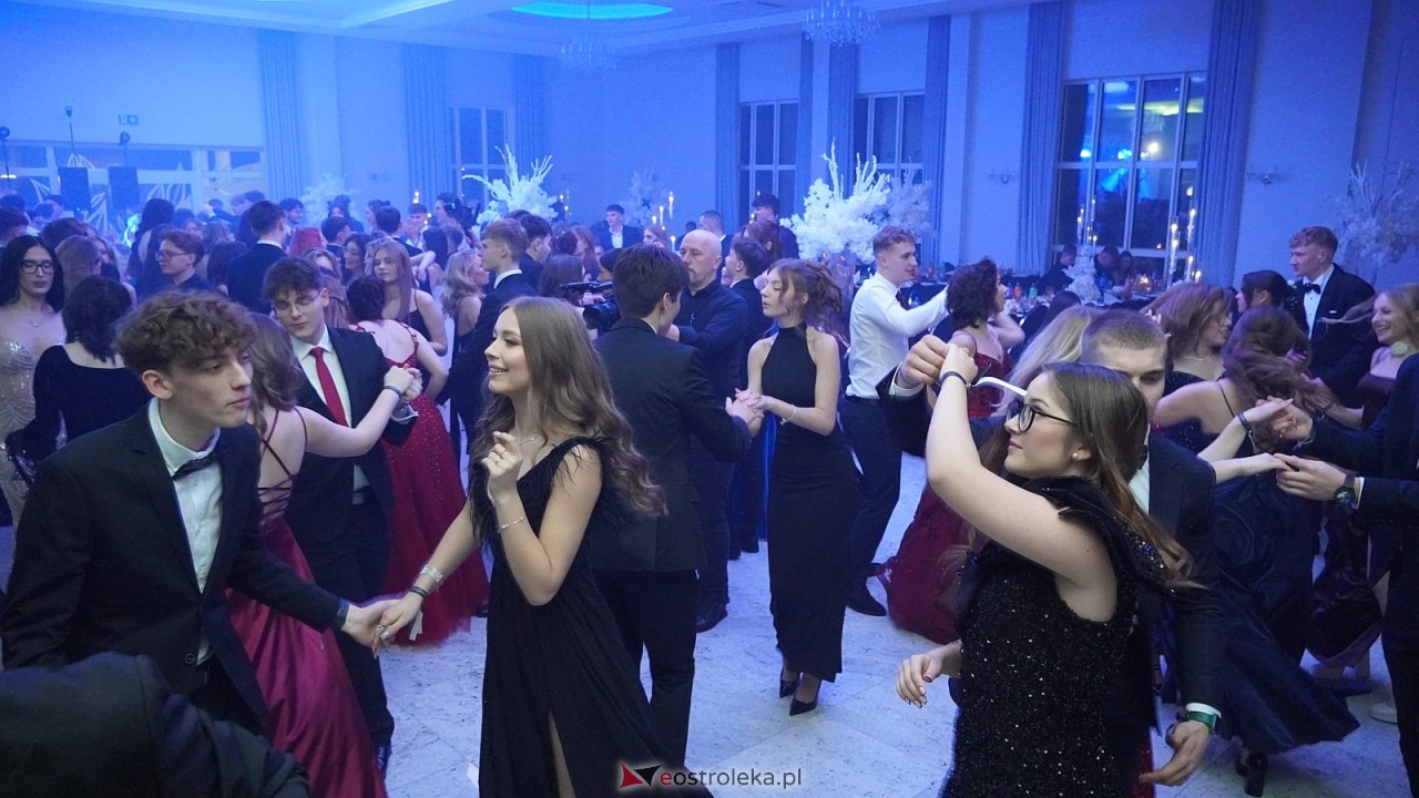 Studniówka II LO w Ostrołęce [10.01.2026] - zdjęcie #60 - eOstroleka.pl