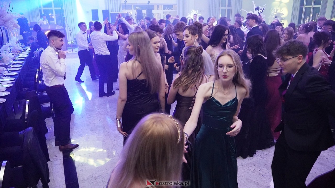 Studniówka II LO w Ostrołęce [10.01.2026] - zdjęcie #57 - eOstroleka.pl