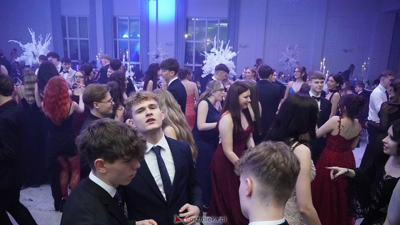 Studniówka II LO w Ostrołęce [10.01.2026] - zdjęcie #55 - eOstroleka.pl
