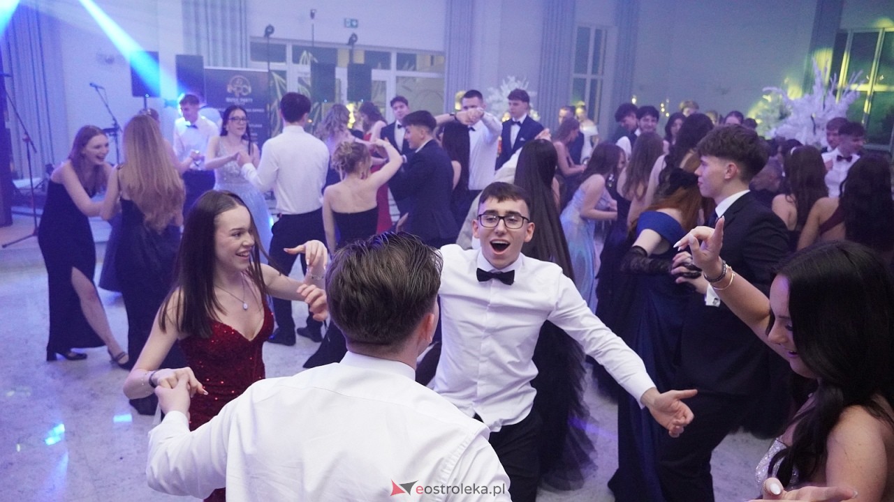 Studniówka II LO w Ostrołęce [10.01.2026] - zdjęcie #53 - eOstroleka.pl