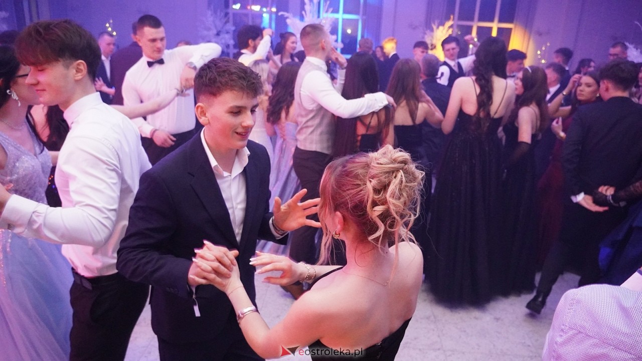 Studniówka II LO w Ostrołęce [10.01.2026] - zdjęcie #50 - eOstroleka.pl