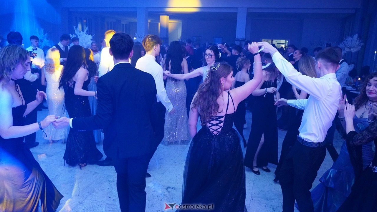 Studniówka II LO w Ostrołęce [10.01.2026] - zdjęcie #47 - eOstroleka.pl