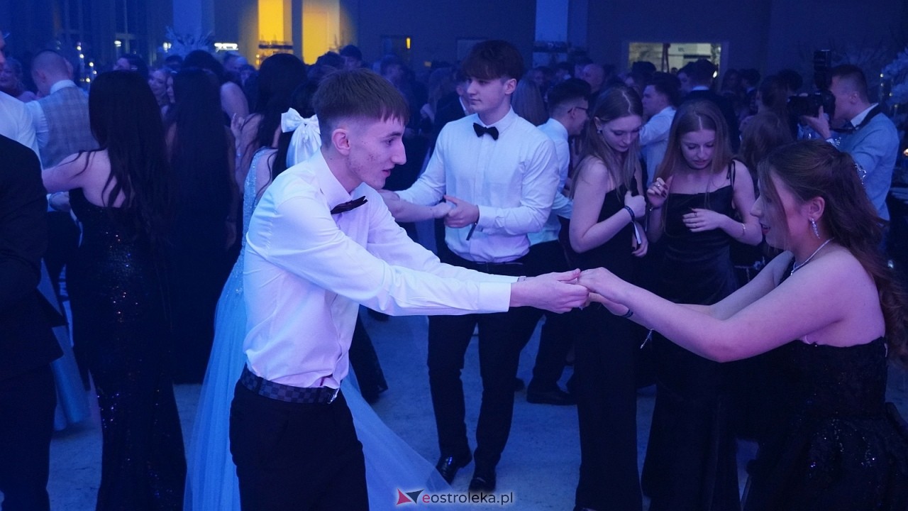 Studniówka II LO w Ostrołęce [10.01.2026] - zdjęcie #46 - eOstroleka.pl