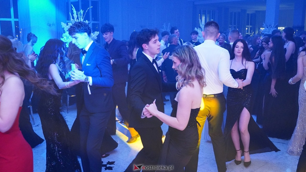 Studniówka II LO w Ostrołęce [10.01.2026] - zdjęcie #44 - eOstroleka.pl