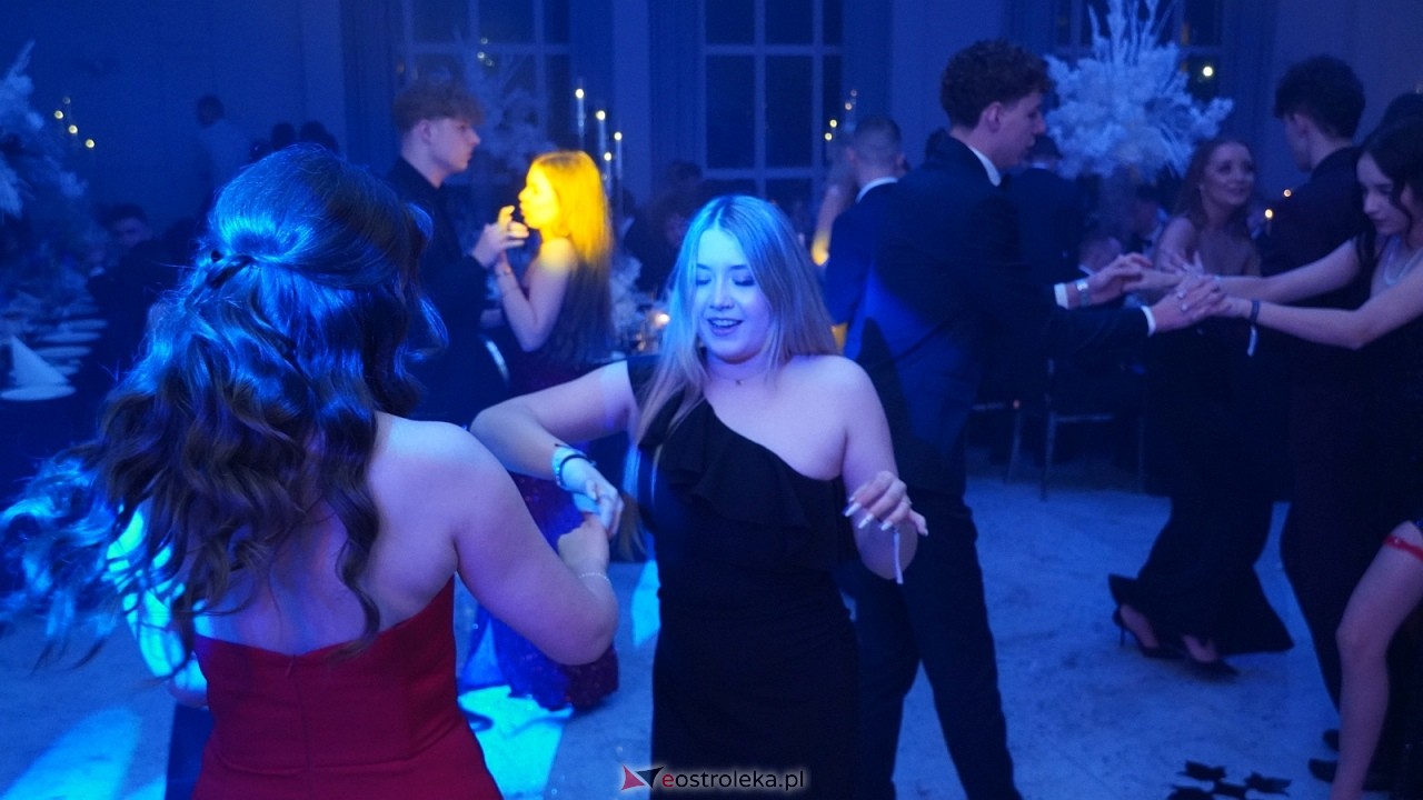 Studniówka II LO w Ostrołęce [10.01.2026] - zdjęcie #43 - eOstroleka.pl