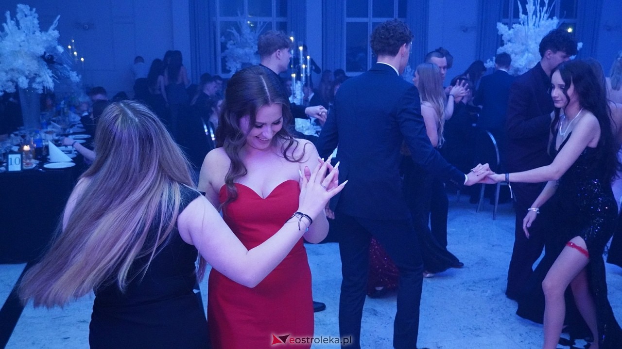 Studniówka II LO w Ostrołęce [10.01.2026] - zdjęcie #42 - eOstroleka.pl