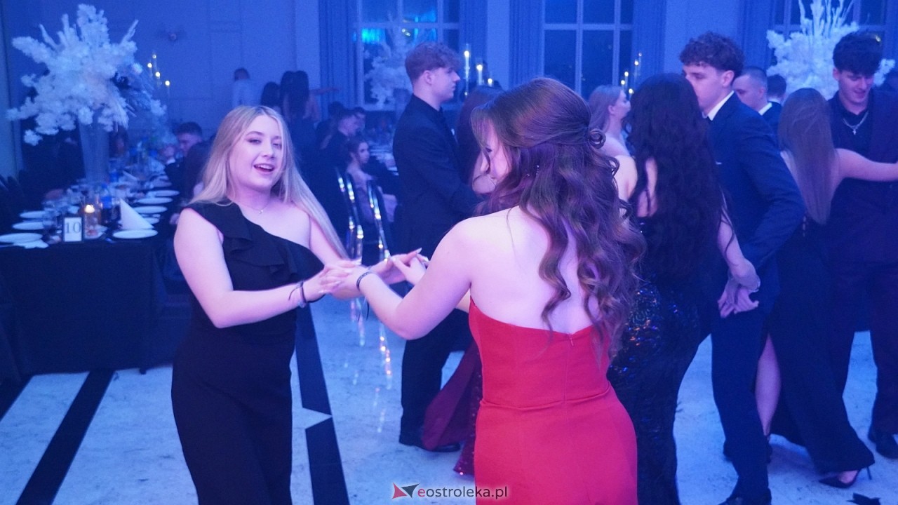 Studniówka II LO w Ostrołęce [10.01.2026] - zdjęcie #41 - eOstroleka.pl