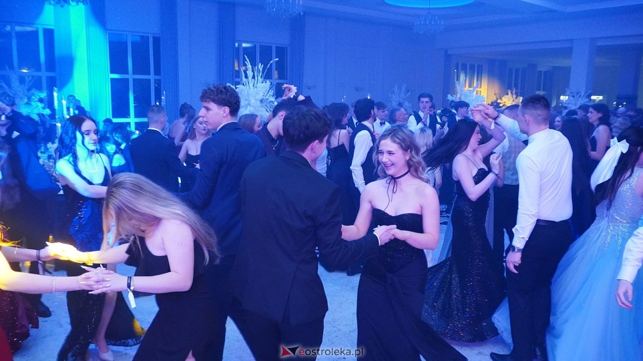 Studniówka II LO w Ostrołęce [10.01.2026] - zdjęcie #40 - eOstroleka.pl