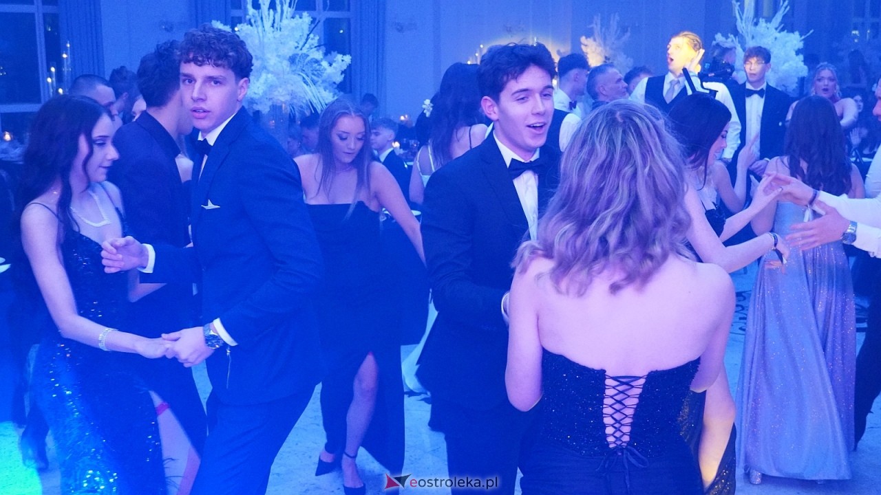 Studniówka II LO w Ostrołęce [10.01.2026] - zdjęcie #38 - eOstroleka.pl