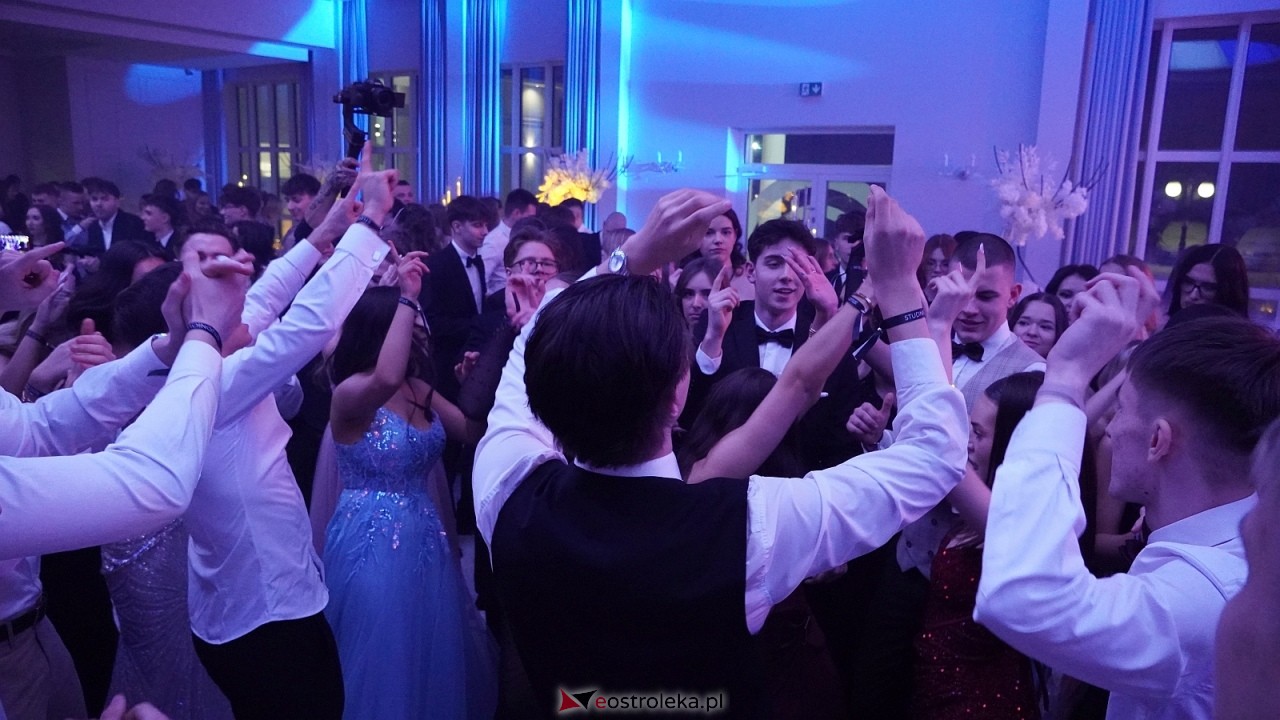 Studniówka II LO w Ostrołęce [10.01.2026] - zdjęcie #37 - eOstroleka.pl