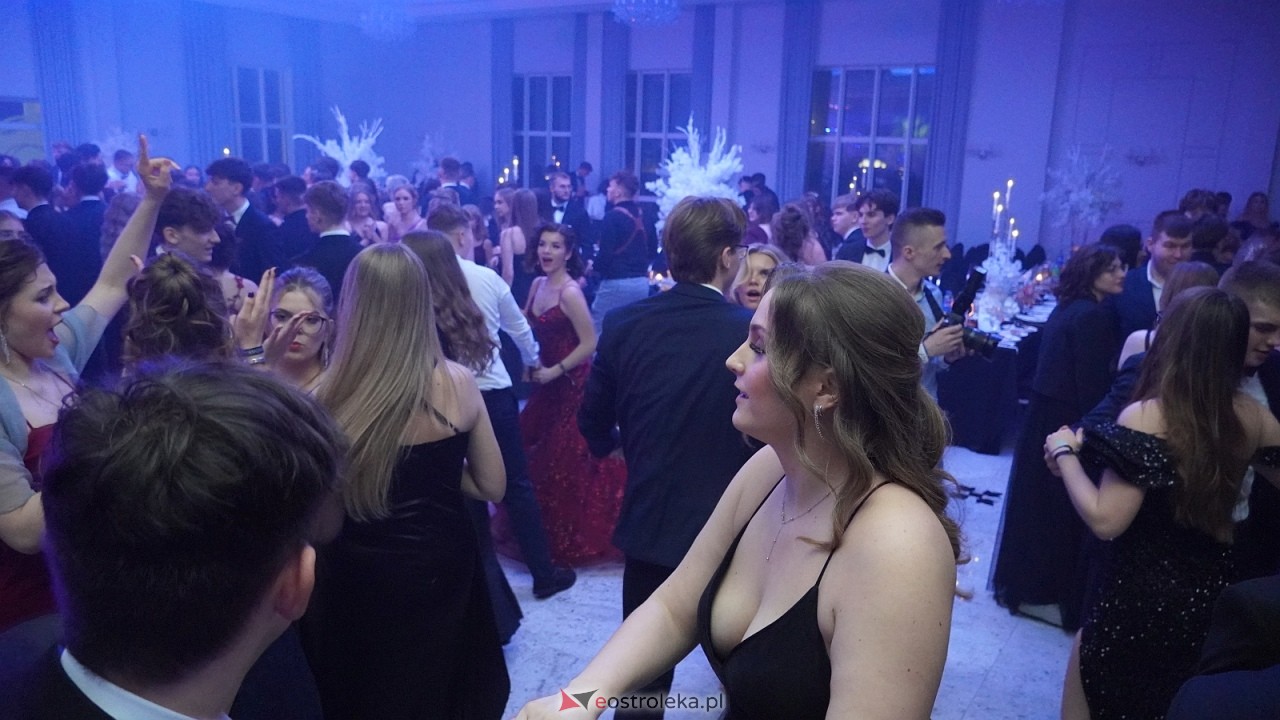 Studniówka II LO w Ostrołęce [10.01.2026] - zdjęcie #32 - eOstroleka.pl