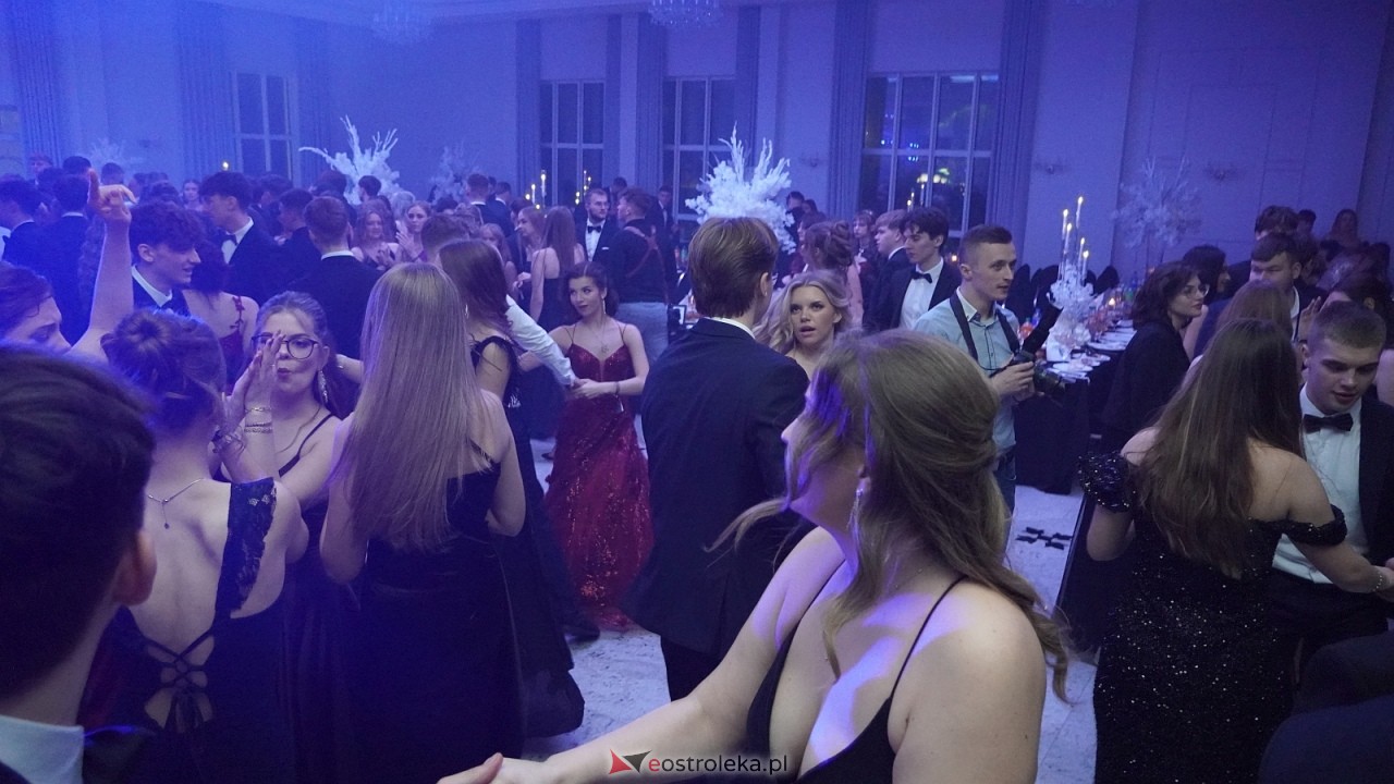 Studniówka II LO w Ostrołęce [10.01.2026] - zdjęcie #31 - eOstroleka.pl