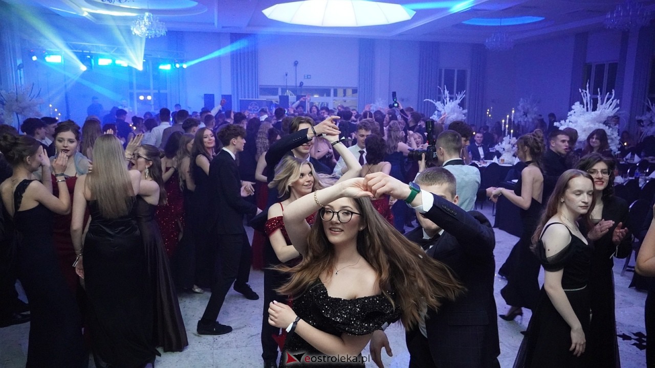 Studniówka II LO w Ostrołęce [10.01.2026] - zdjęcie #29 - eOstroleka.pl